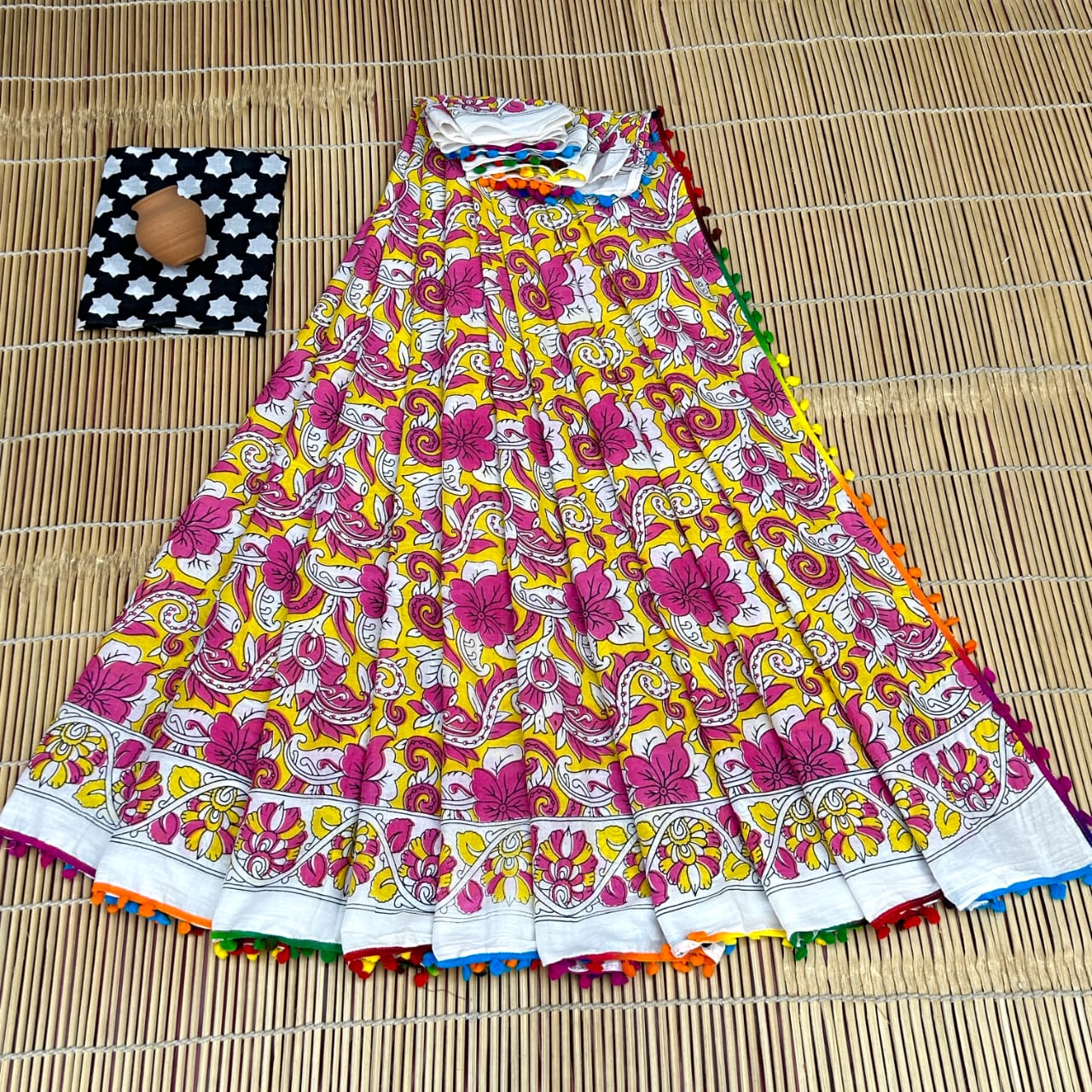 Pink Floral Bagru Print Cotton Mulmul Sarees with Blouse
